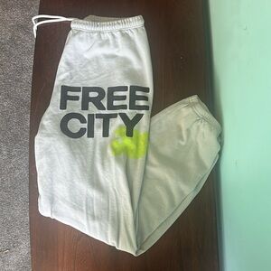 Free city sweatpants